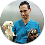 Dario Gonzalez. Veterinario de Hospital El Bosque.